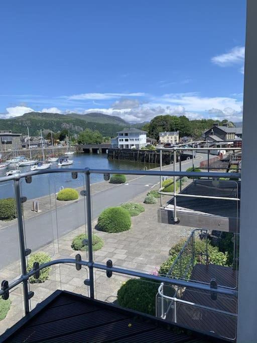 Harbour Haven: Spectacular Views Apartamento Porthmadog Exterior foto