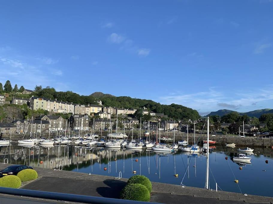 Harbour Haven: Spectacular Views Apartamento Porthmadog Exterior foto
