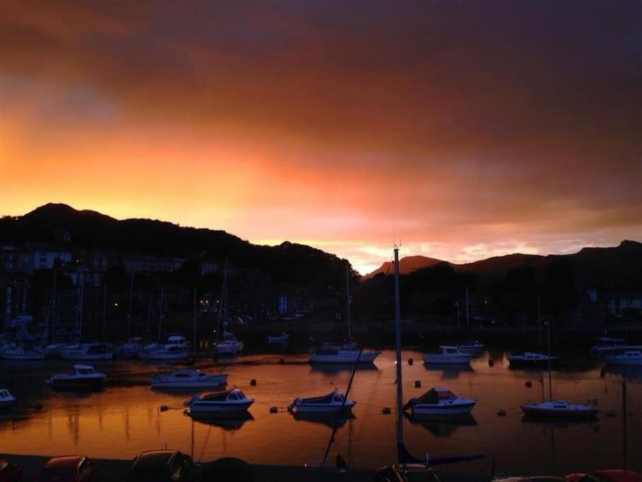 Harbour Haven: Spectacular Views Apartamento Porthmadog Exterior foto